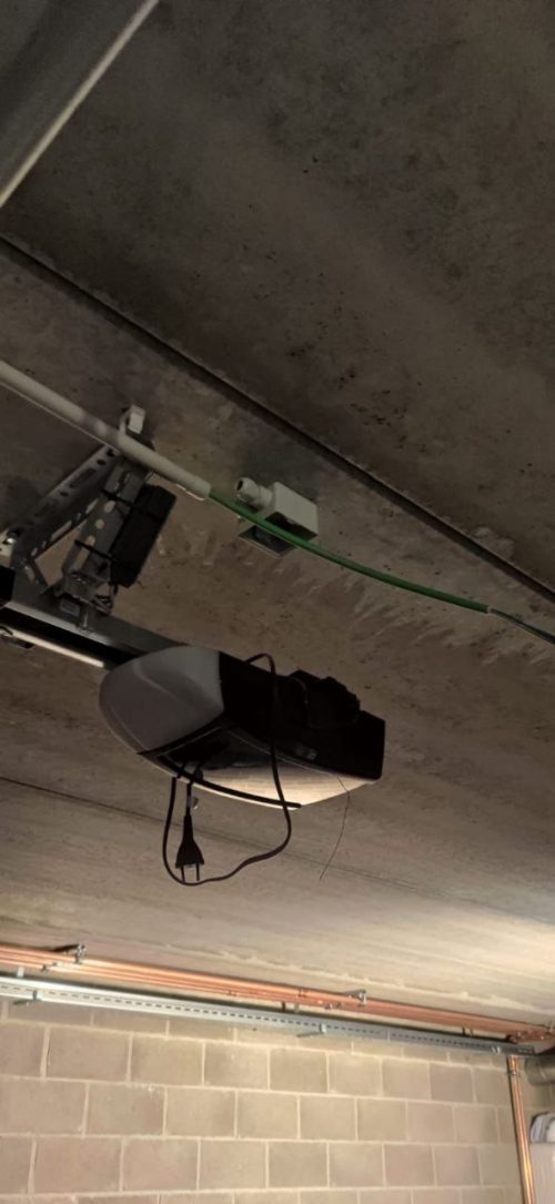 Elektriciteit begint niet bij de stopcontacten, maar bij het beton. 🛠️