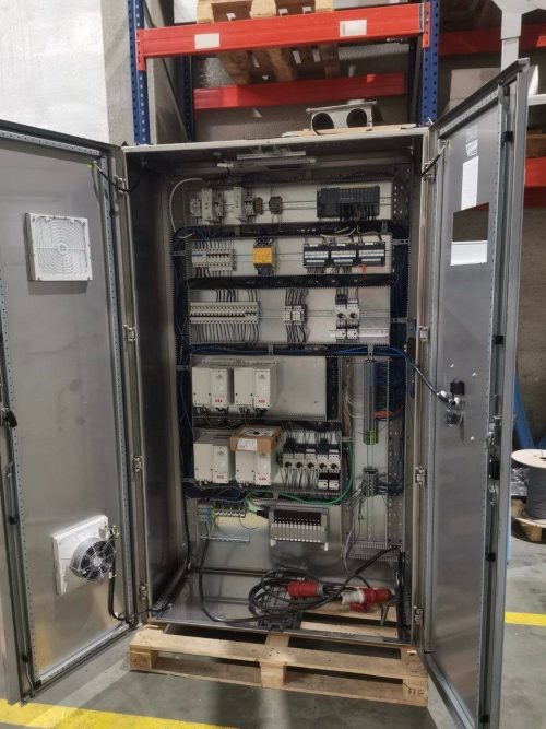 Kwaliteit tot in het kleinste detail: Onze elektriciens aan het werk bij de klant op locatie